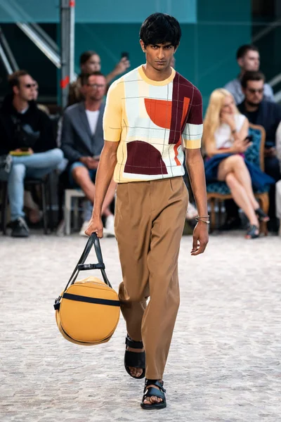 Look 34